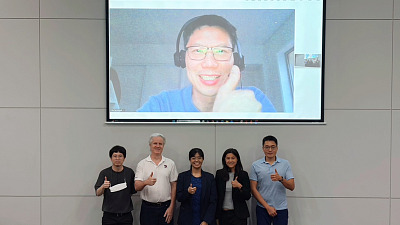 Congratulations to our new doctorate (Ms. Narasiri Maineawklang)